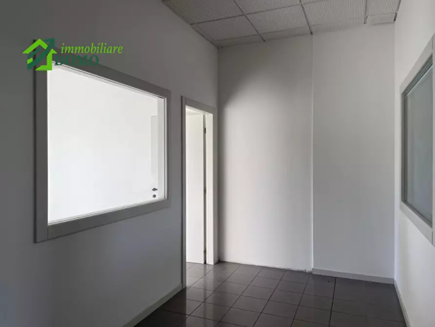 Immagine 13 di Ufficio in vendita  in schio a Schio