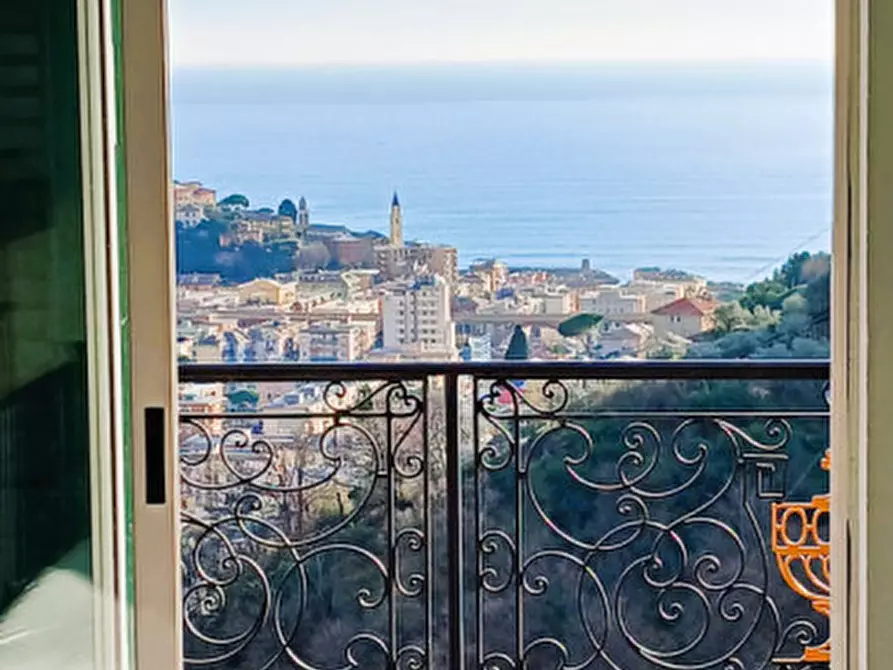 Immagine 14 di Villa in vendita  in Via dell'Alloro a Recco