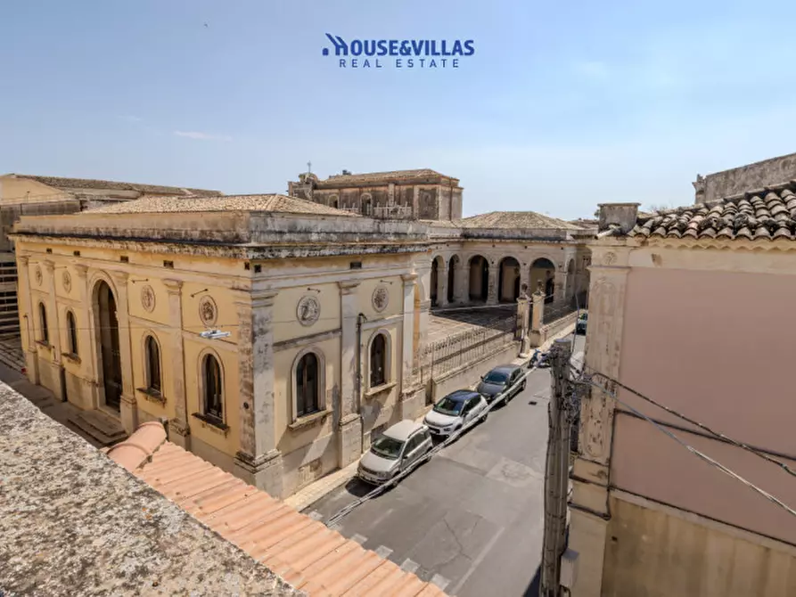 Immagine 1 di Casa indipendente in vendita  in Via San Francesco d'Assisi a Avola