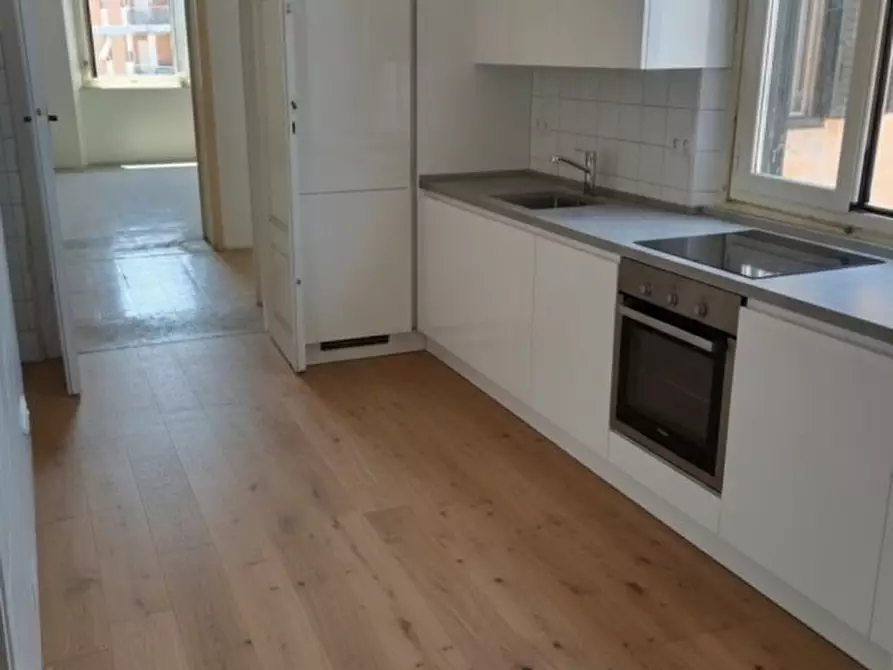 Immagine 4 di Appartamento in vendita  in via castelli a Livorno