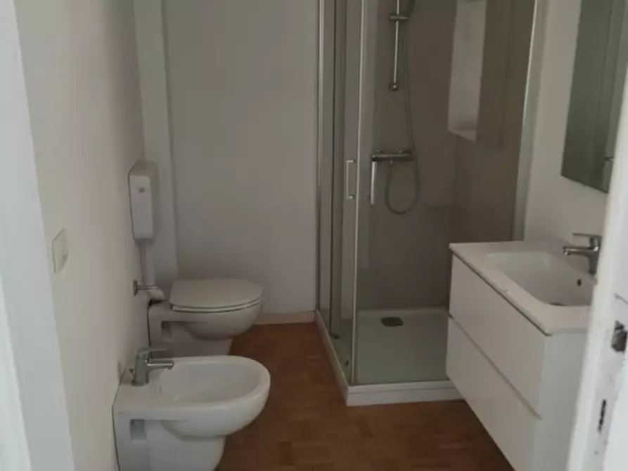 Immagine 8 di Appartamento in vendita  in via castelli a Livorno