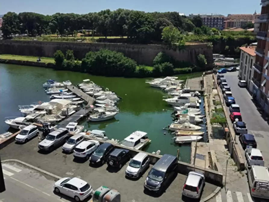 Immagine 9 di Appartamento in vendita  in via castelli a Livorno