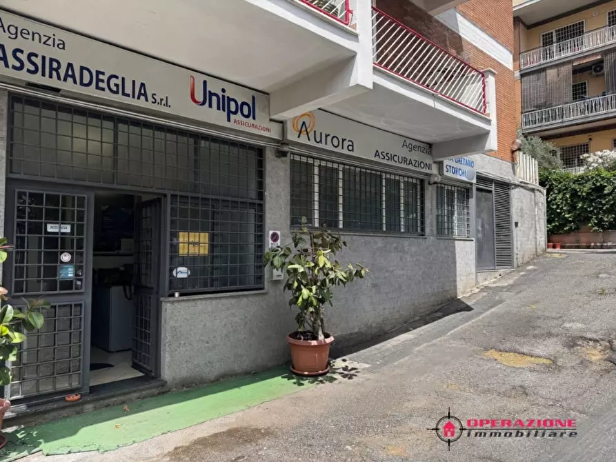 Immagine 1 di Negozio in vendita  in Via Gaetano Storchi a Roma