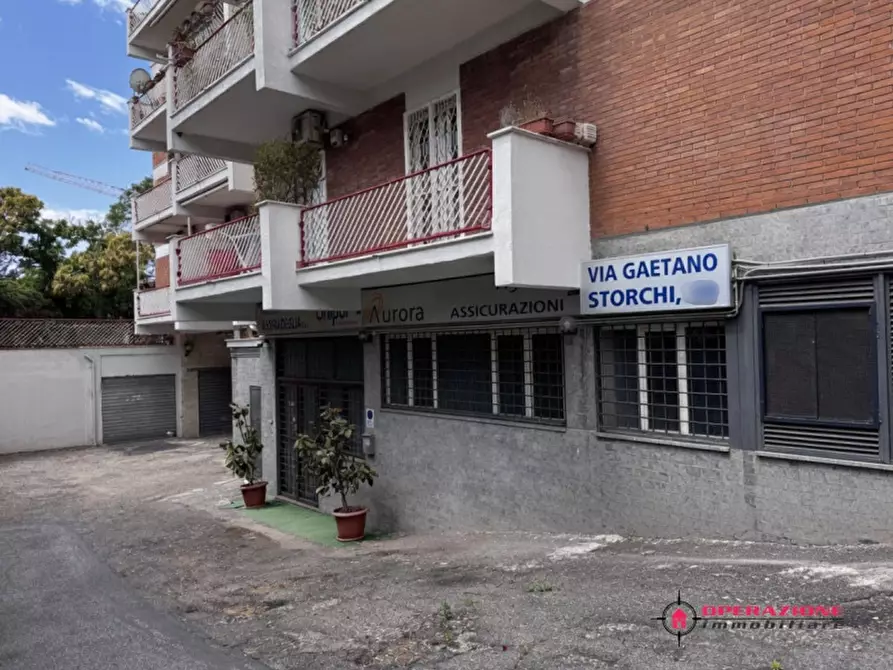 Immagine 3 di Negozio in vendita  in Via Gaetano Storchi a Roma