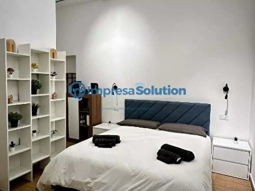 Immagine 2 di Bed & Breakfast in vendita  in Vico Santa Teresella degli Spagnoli a Napoli