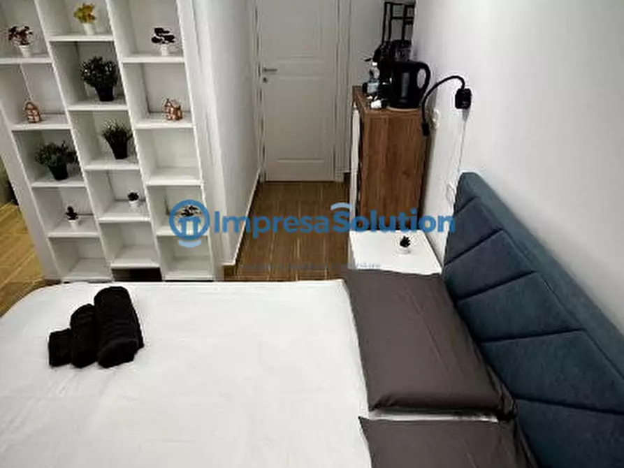 Immagine 3 di Bed & Breakfast in vendita  in Vico Santa Teresella degli Spagnoli a Napoli