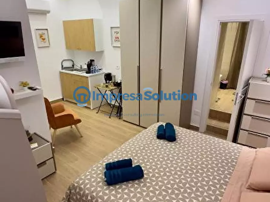 Immagine 6 di Bed & Breakfast in vendita  in Vico Santa Teresella degli Spagnoli a Napoli