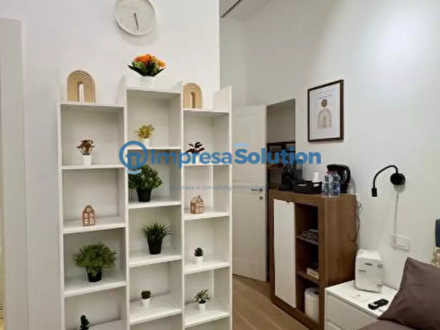 Immagine 9 di Bed & Breakfast in vendita  in Vico Santa Teresella degli Spagnoli a Napoli