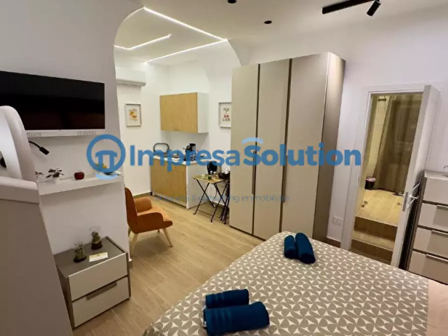 Immagine 15 di Bed & Breakfast in vendita  in Vico Santa Teresella degli Spagnoli a Napoli