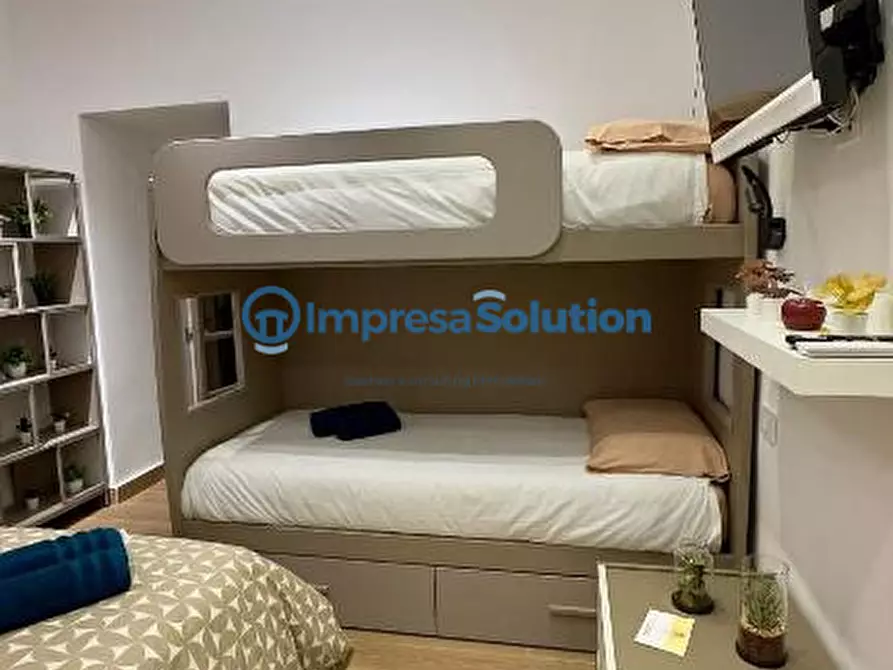 Immagine 16 di Bed & Breakfast in vendita  in Vico Santa Teresella degli Spagnoli a Napoli