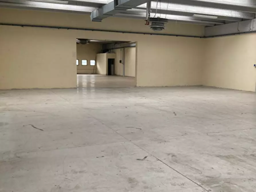 Immagine 9 di Capannone industriale in vendita  a Modena