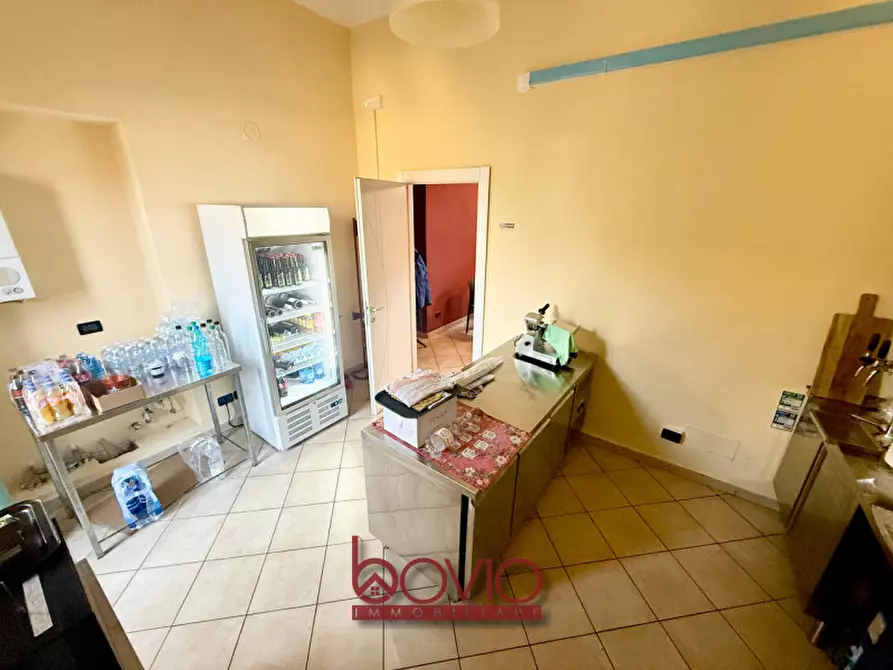 Immagine 10 di Negozio in vendita  in Via Damiano Chiesa 61 a Torino