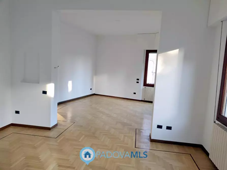 Immagine 8 di Appartamento in affitto  in Via Beato Luca Belludi a Padova