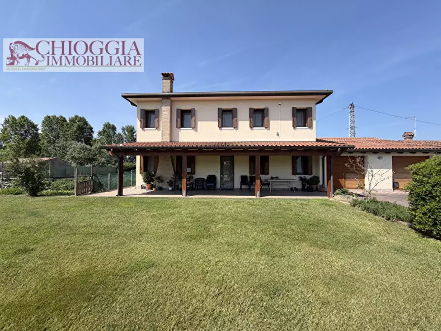 Immagine 1 di Casa indipendente in vendita  in Via I Maggio a Chioggia
