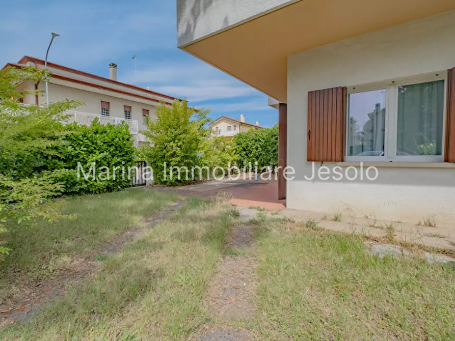 Immagine 1 di Appartamento in vendita  in Via Benvenuto Cellini a Jesolo