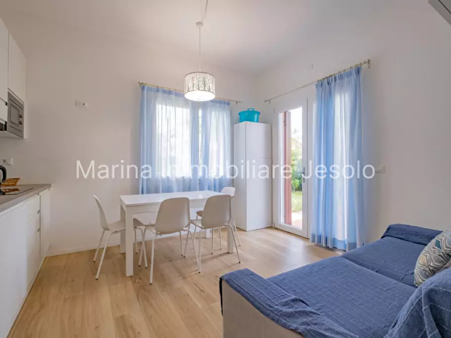 Immagine 5 di Appartamento in vendita  in Via Benvenuto Cellini a Jesolo