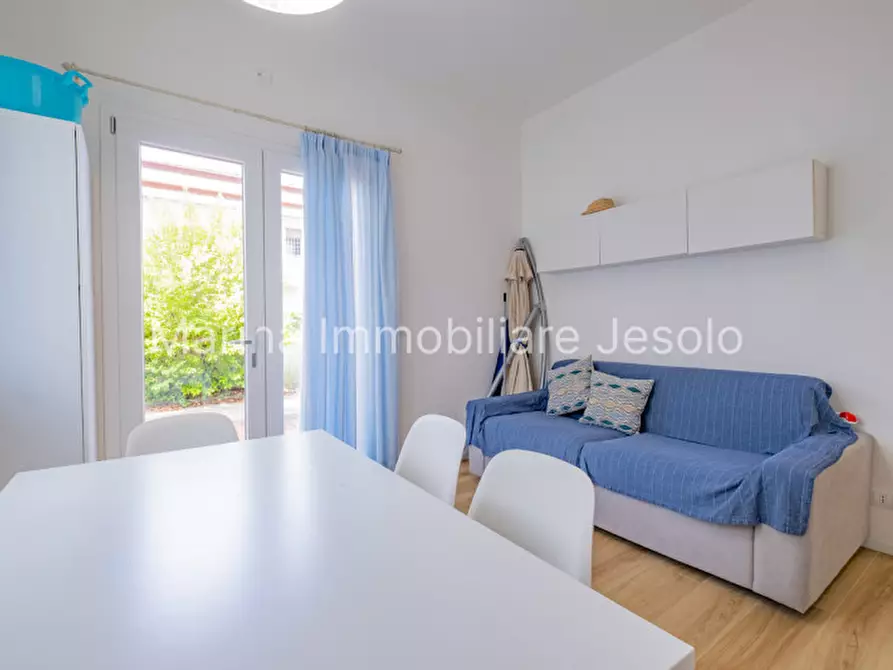 Immagine 7 di Appartamento in vendita  in Via Benvenuto Cellini a Jesolo