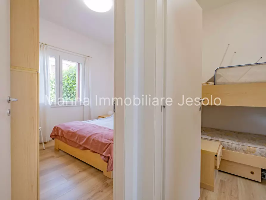 Immagine 11 di Appartamento in vendita  in Via Benvenuto Cellini a Jesolo