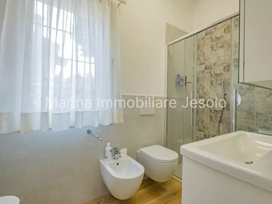 Immagine 15 di Appartamento in vendita  in Via Benvenuto Cellini a Jesolo