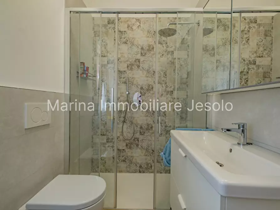 Immagine 16 di Appartamento in vendita  in Via Benvenuto Cellini a Jesolo