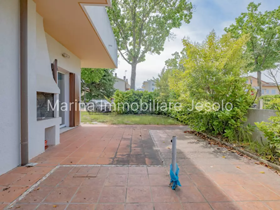 Immagine 18 di Appartamento in vendita  in Via Benvenuto Cellini a Jesolo