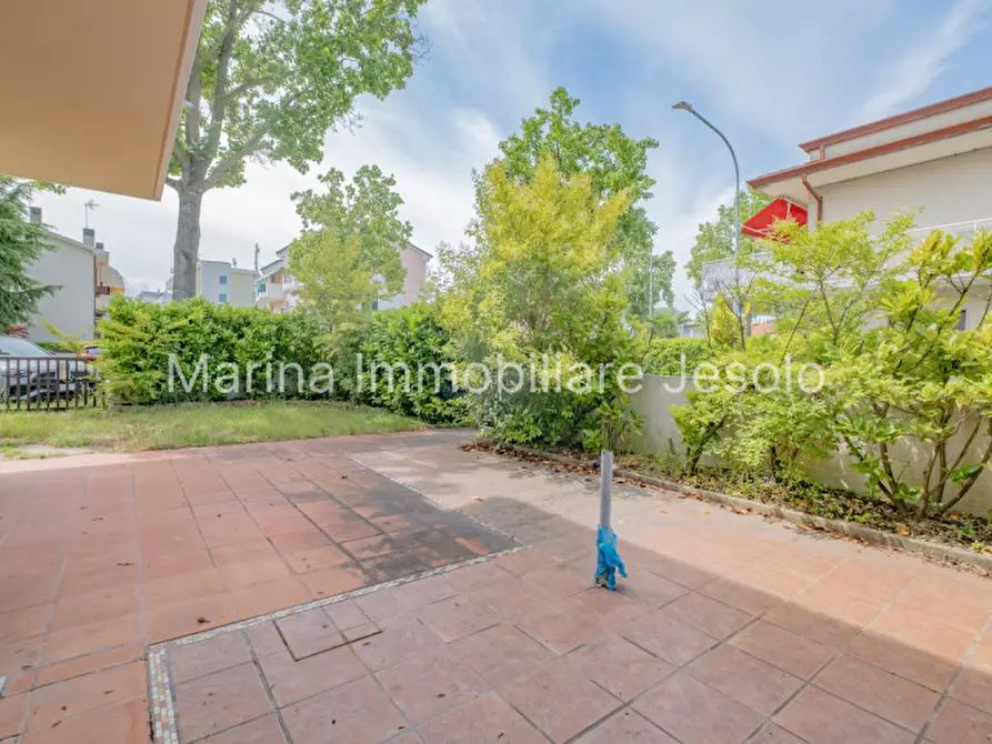 Immagine 19 di Appartamento in vendita  in Via Benvenuto Cellini a Jesolo