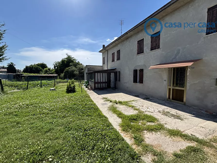 Immagine 1 di Casa bifamiliare in vendita  a Rovigo
