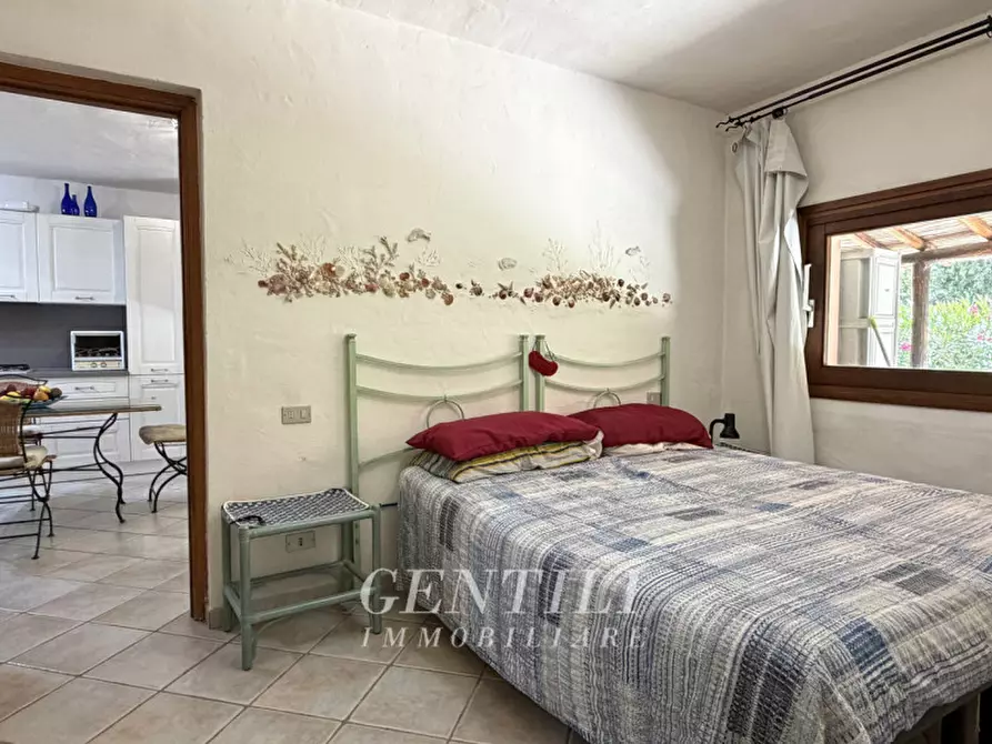 Immagine 5 di Appartamento in vendita  a Arzachena