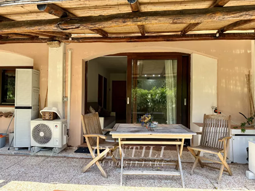 Immagine 10 di Appartamento in vendita  a Arzachena