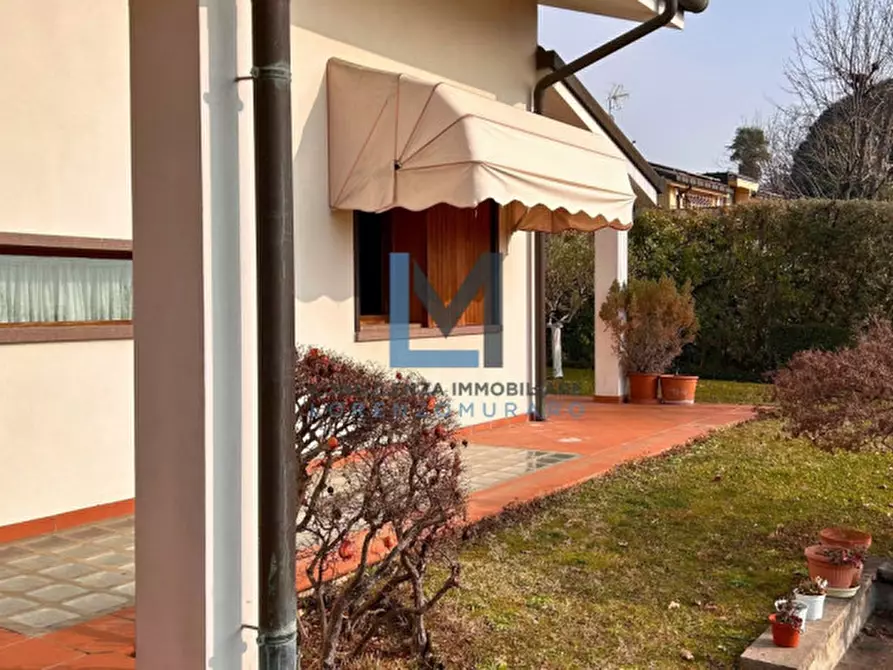 Immagine 4 di Villa in vendita  a Montebelluna