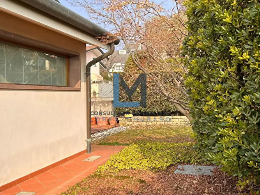 Immagine 11 di Villa in vendita  a Montebelluna
