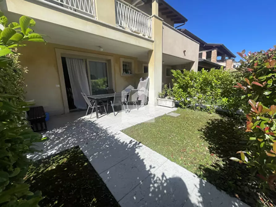 Immagine 1 di Villa in vendita  in via edera a Manerba Del Garda
