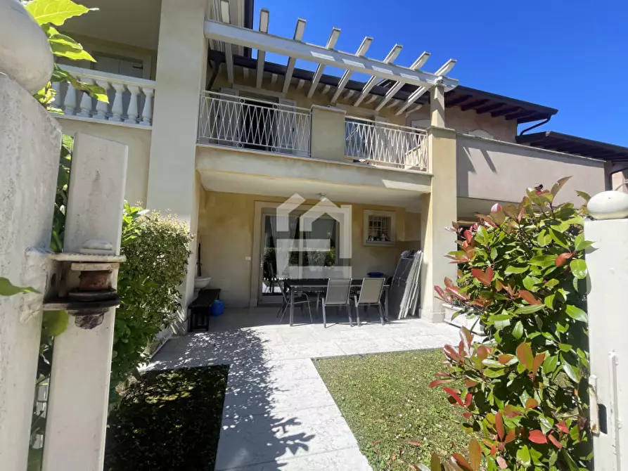 Immagine 3 di Villa in vendita  in via edera a Manerba Del Garda