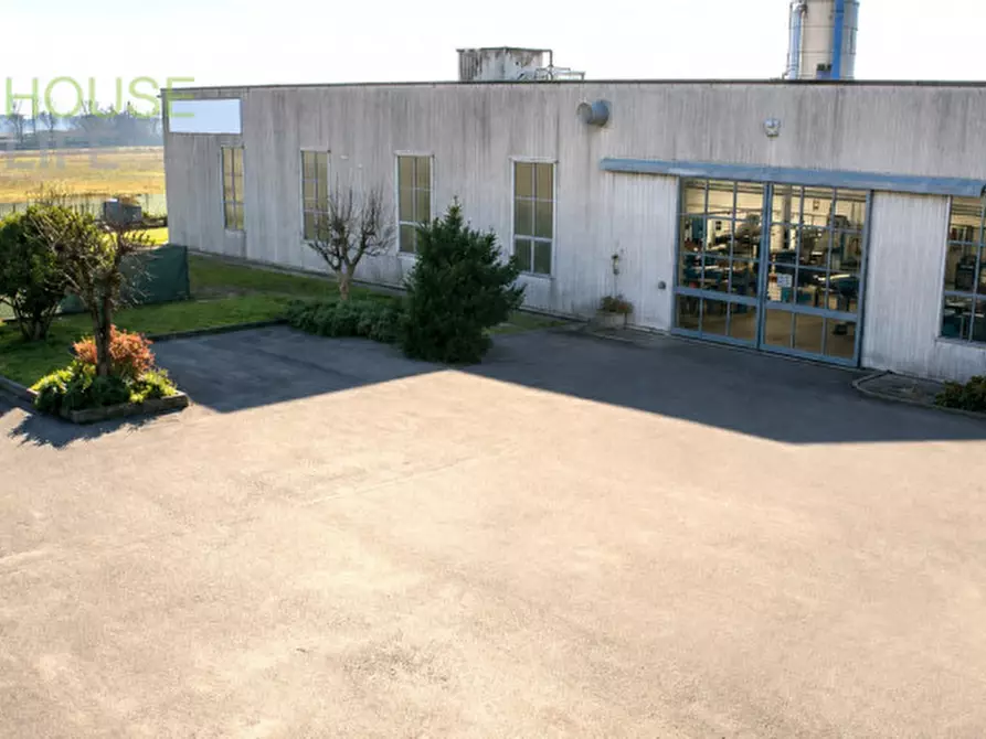 Immagine 2 di Capannone industriale in vendita  in Nuova Gasparona a Thiene