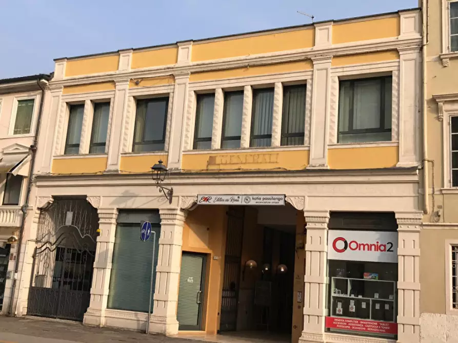 Immagine 1 di Ufficio in vendita  in Via Roma 19 a Lonigo