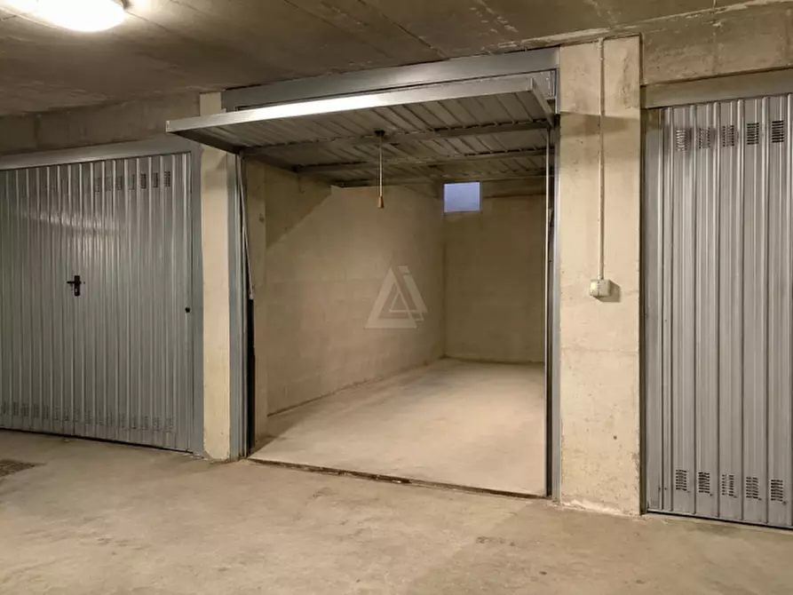 Immagine 1 di Garage in vendita  in Via Vittorio Veneto a Castelfranco Veneto