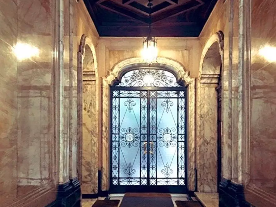 Immagine 1 di Palazzo in vendita  in Piazza del Duomo a Padova