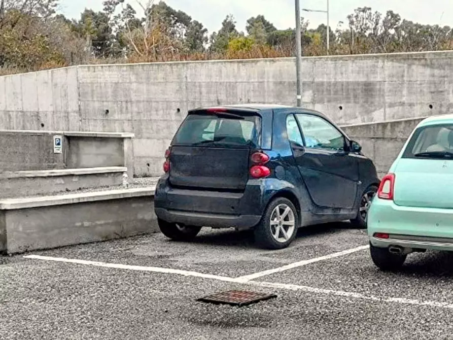 Immagine 1 di Posto auto in vendita  in Via Vittorio De Sica, N. 5-7 a Fiumicino