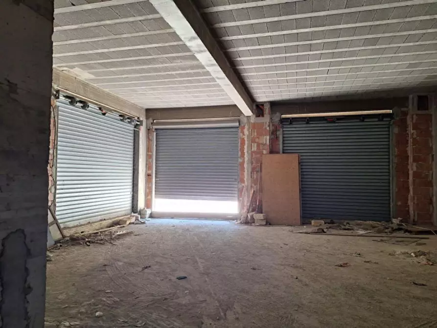 Immagine 5 di Negozio in vendita  in Viale Europa, 285, 90036 Misilmeri PA, Italia a Misilmeri