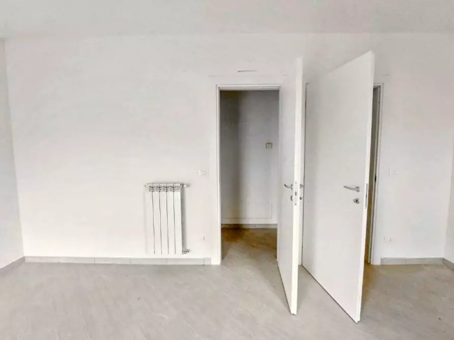 Immagine 7 di Appartamento in vendita  in Via Vittorio De Sica, N. 5-7 a Fiumicino