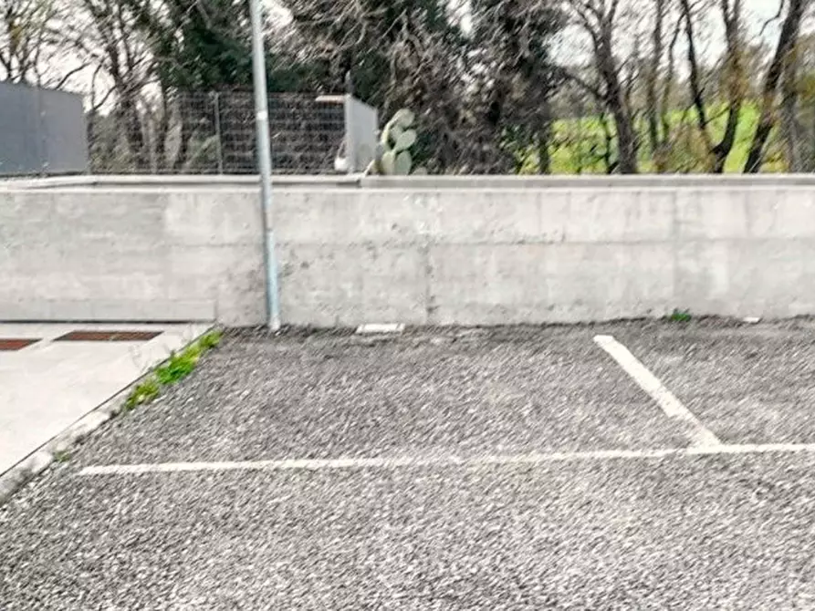 Immagine 1 di Posto auto in vendita  in Via Vittorio De Sica, N. 5-7 a Fiumicino