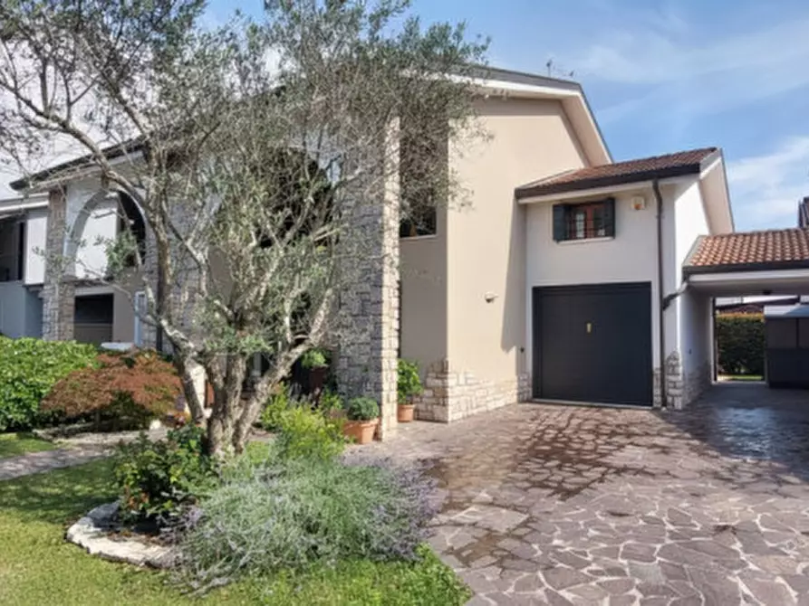Immagine 2 di Casa bifamiliare in vendita  in Via Luigi Pirandello, 15 a Villafranca Padovana