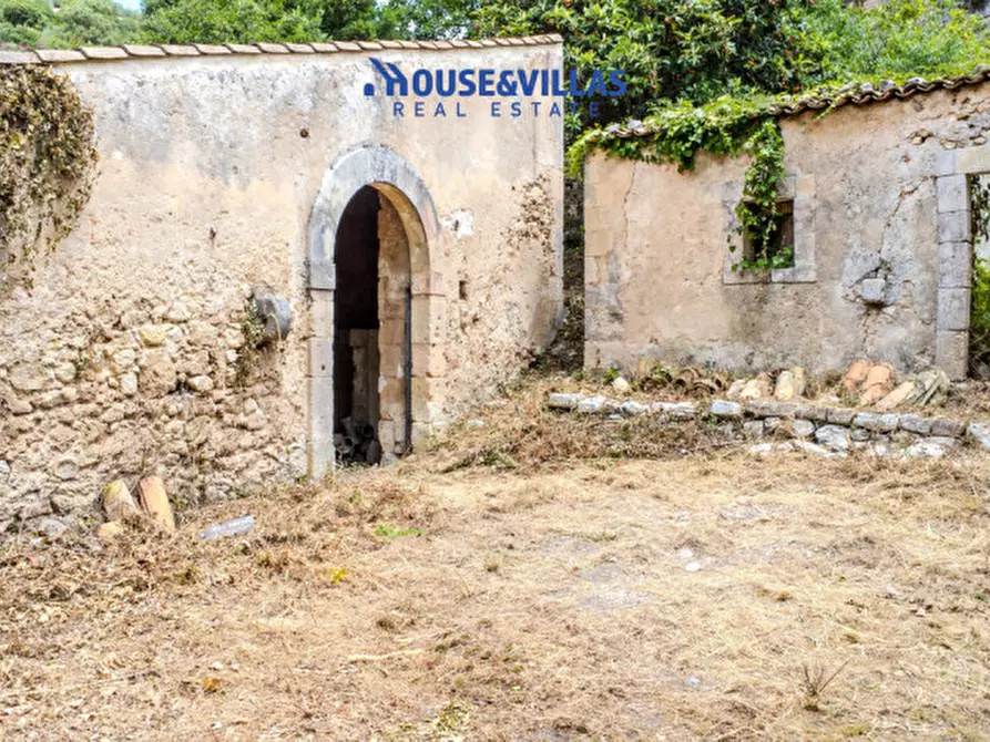 Immagine 3 di Villa in vendita  in contrada fiumara a Noto