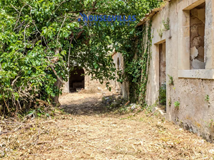 Immagine 10 di Villa in vendita  in contrada fiumara a Noto