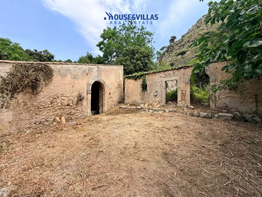 Immagine 13 di Villa in vendita  in contrada fiumara a Noto