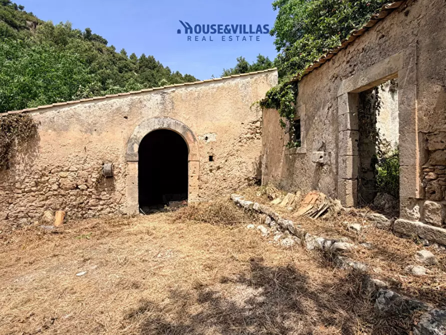 Immagine 18 di Villa in vendita  in contrada fiumara a Noto