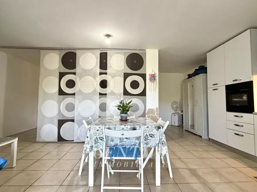 Immagine 2 di Appartamento in vendita  a Arzachena