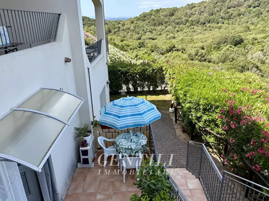 Immagine 13 di Appartamento in vendita  a Arzachena