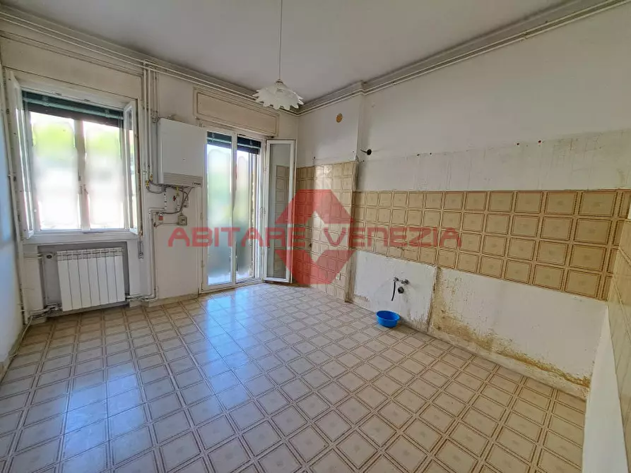 Immagine 2 di Appartamento in vendita  in Via Sandro Gallo 43 a Venezia