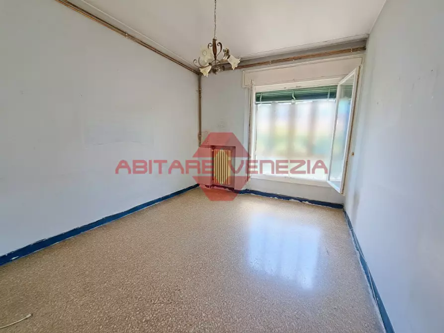 Immagine 4 di Appartamento in vendita  in Via Sandro Gallo 43 a Venezia